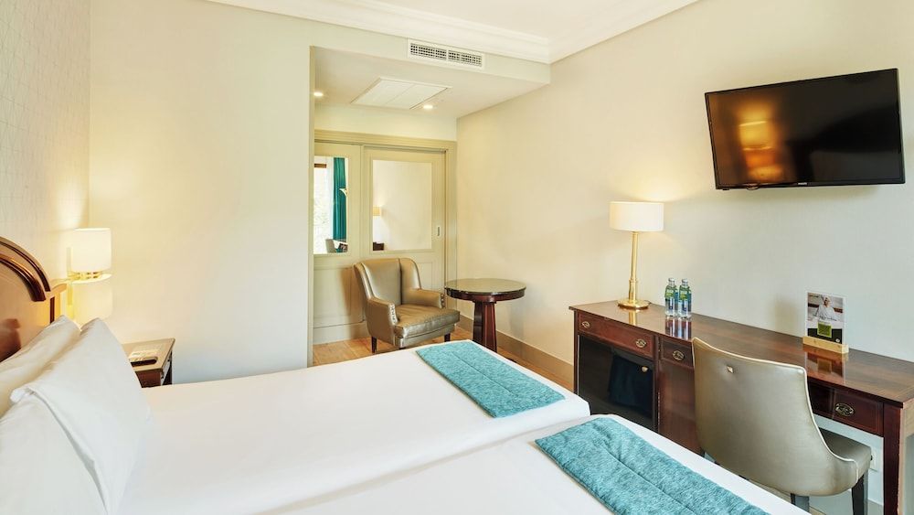 Sercotel Gran Hotel Conde Duque Classic Twin Room 4