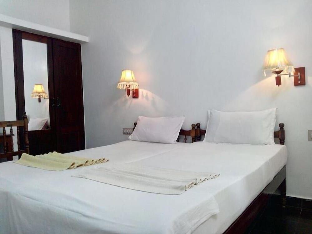 Beach Florra Inn Economy Double Room, 2 Double Beds