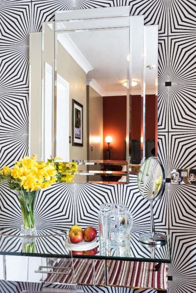 Paskins Townhouse Double Room (Large) 8