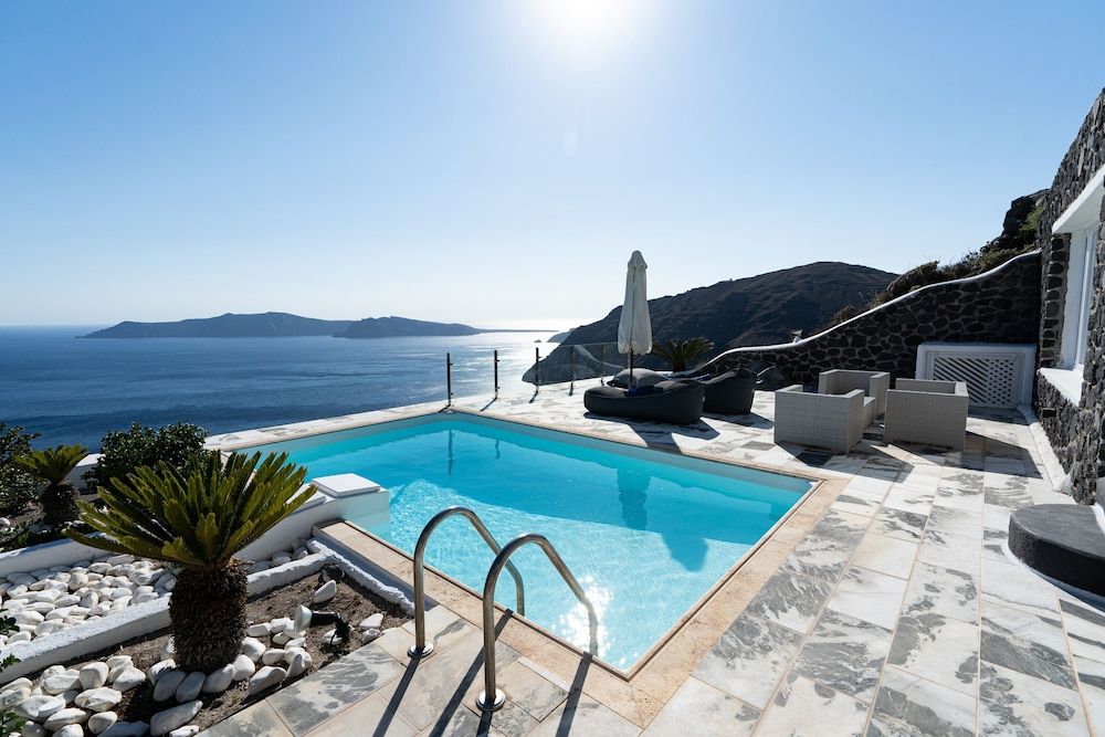 undefined CSky Hotel 4