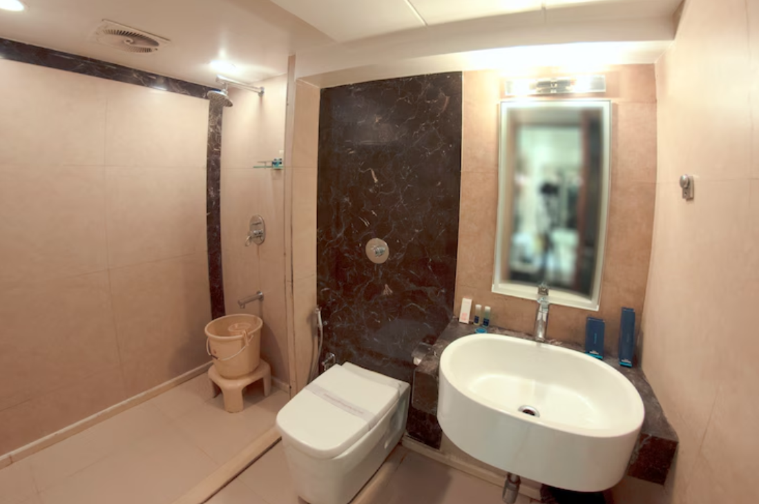 Hotel Manama Deluxe Room 3