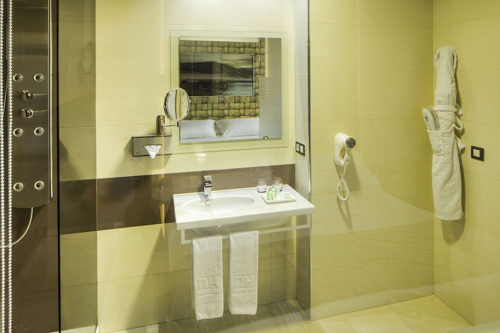 NH Ourense Standard Room 26