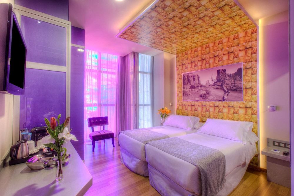 NH Ourense Standard Room 8