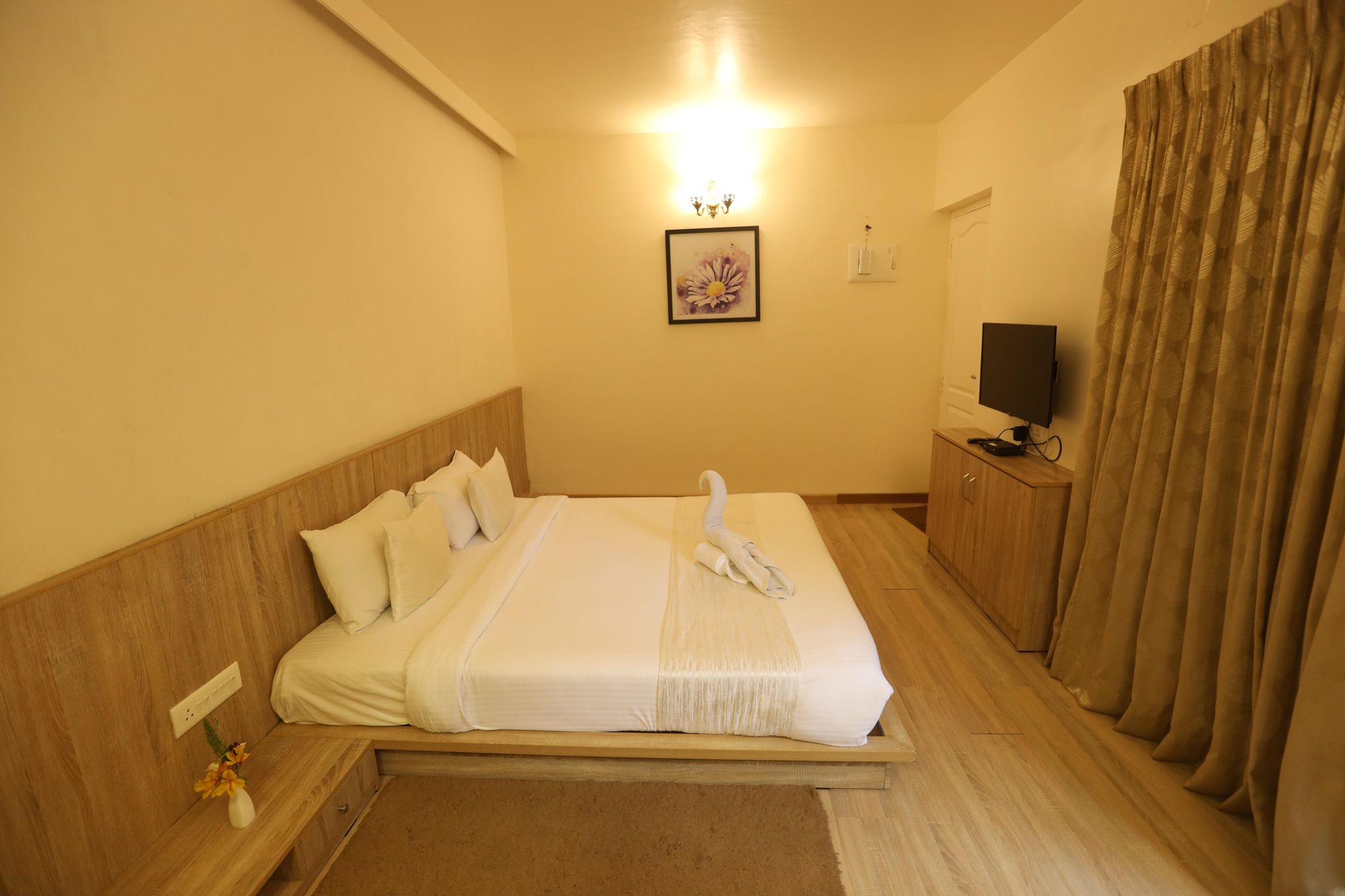 Delightz Inn Deluxe Non-View With Sitout 6