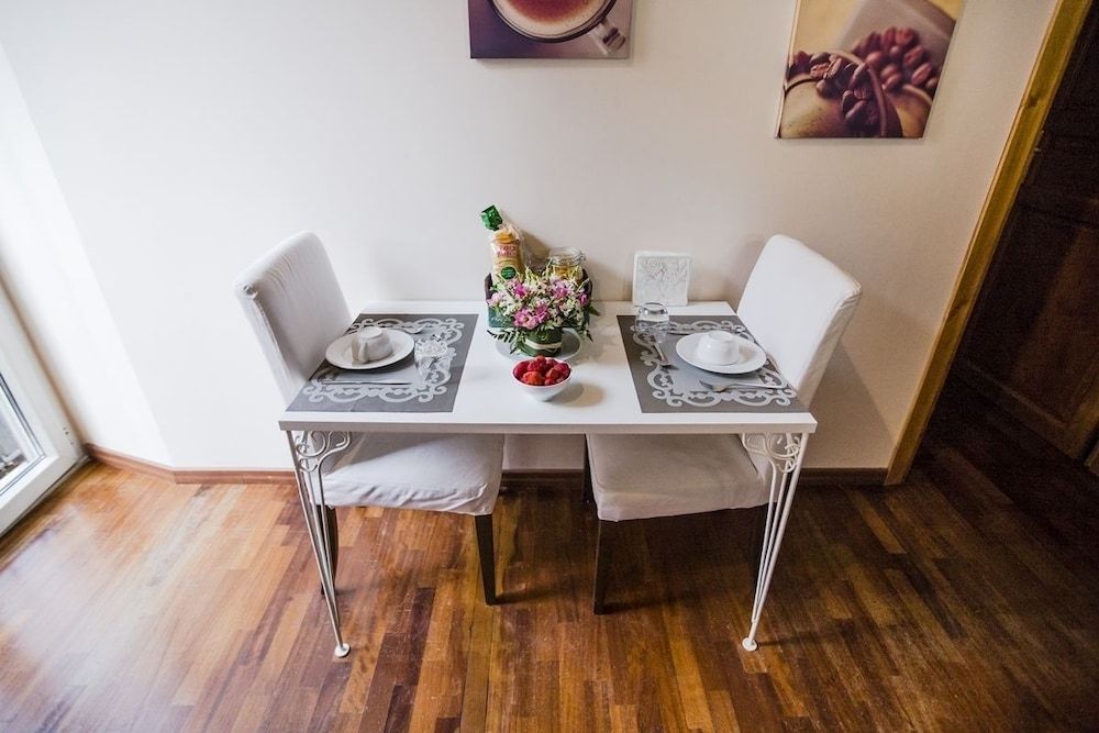 undefined Pettinary Village 7