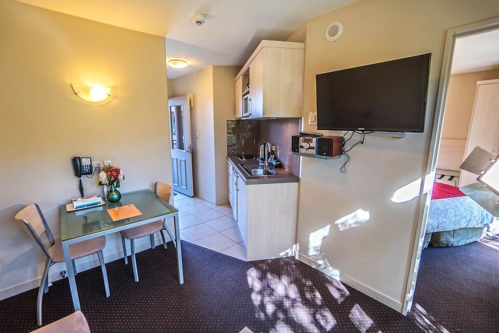 One-Bedroom Suite with Spa Bath