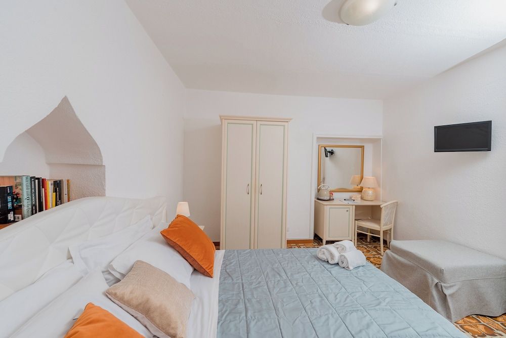 Albergo Diffuso Bacco Furore Double Room, Sea View (Depandance) 10