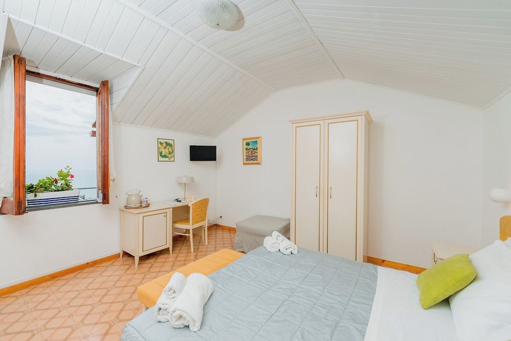 Albergo Diffuso Bacco Furore Double Room, Sea View (Depandance) 17