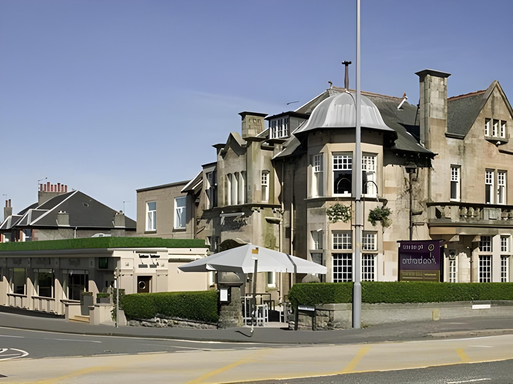 undefined The Orchard Park Hotel
