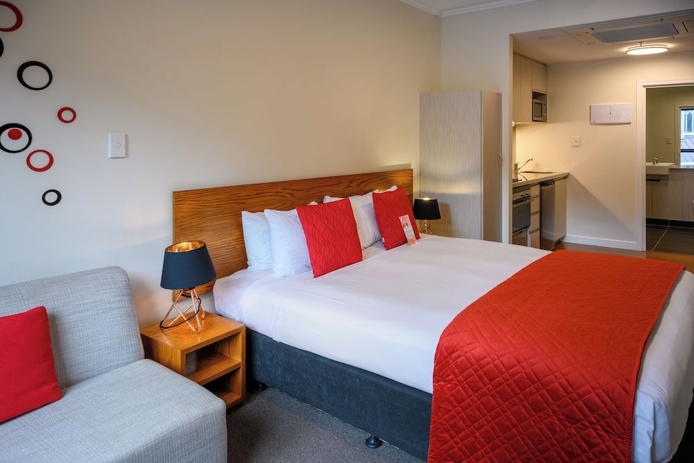 Boulcott Suites Executive Studio, Non Smoking, Kitchen (North) 9