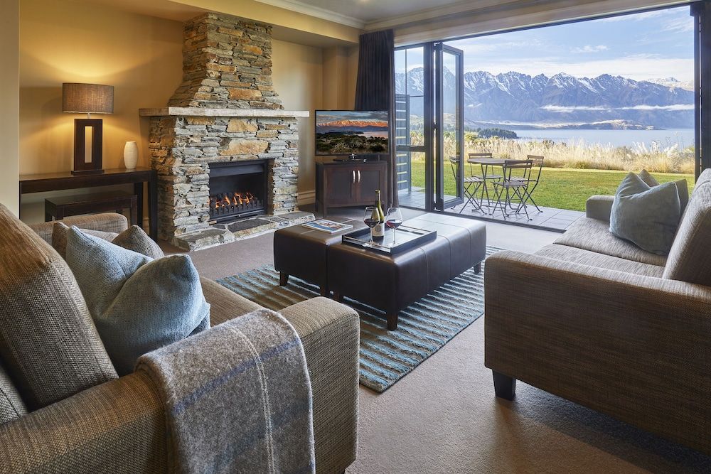 undefined Platinum Queenstown Villas