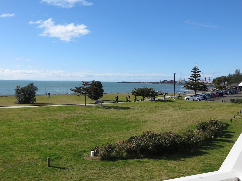 Harbour View Motel on Ahuriri Beach in Napier NZ with sea view suites Two Bedroom Suite 3