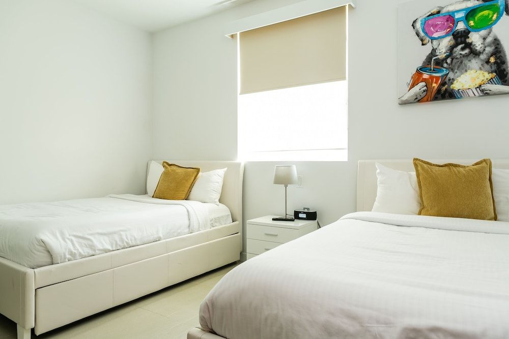 Family Condo, 2 Bedrooms, Ocean View, Corner