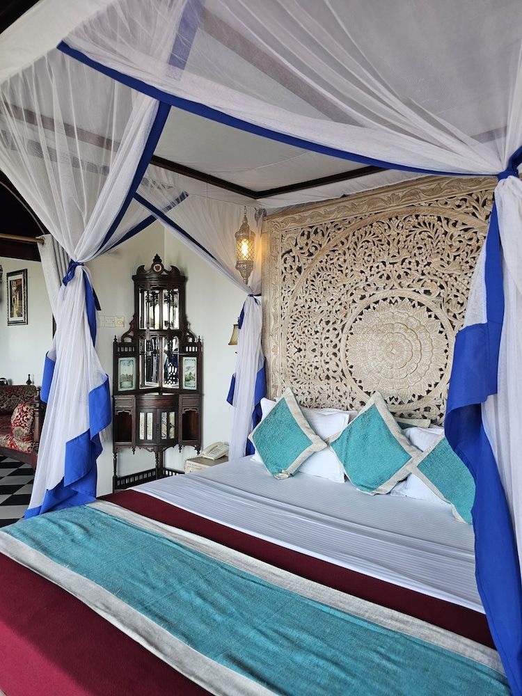 Dhow Palace Hotel Presidential Double Room 5