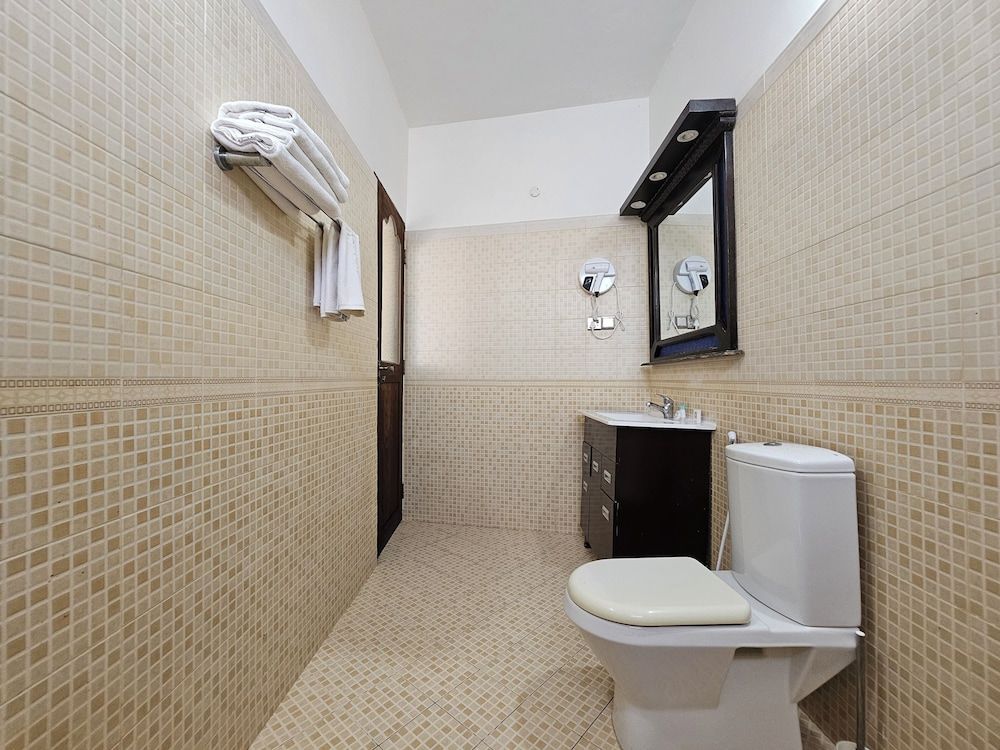 Dhow Palace Hotel Annex Apartment 6