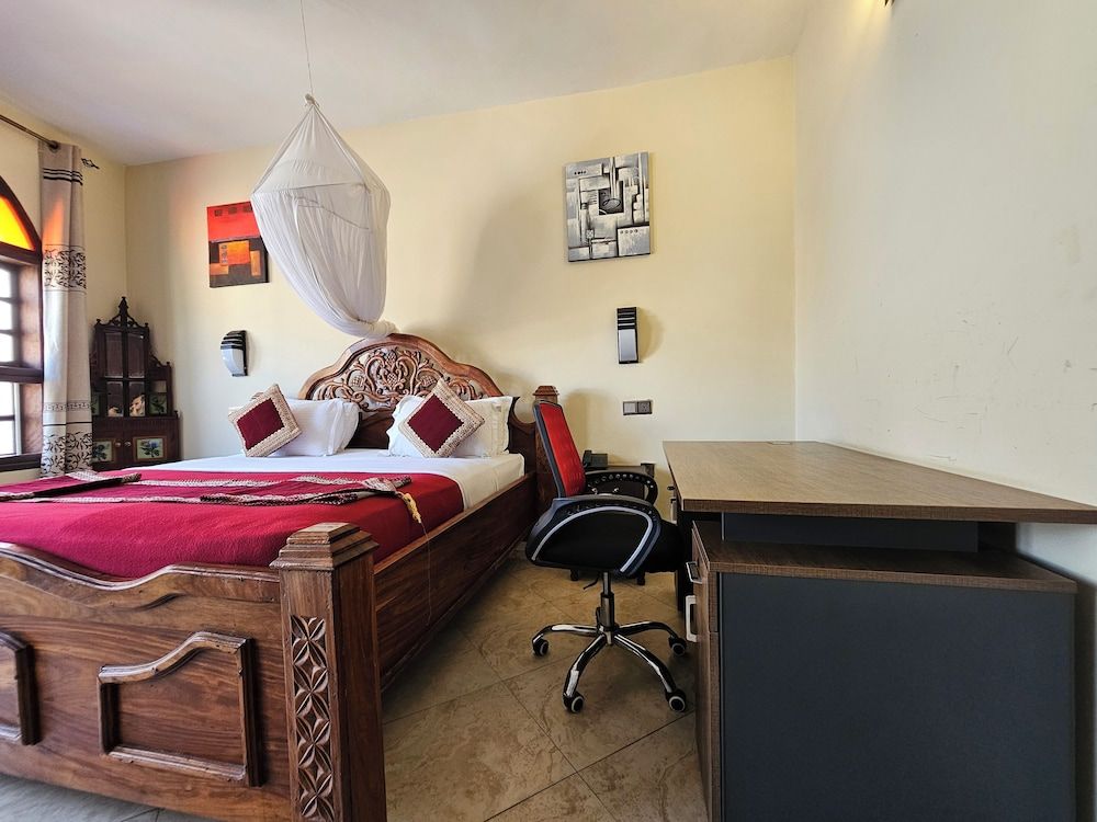 Dhow Palace Hotel Annex Apartment 3