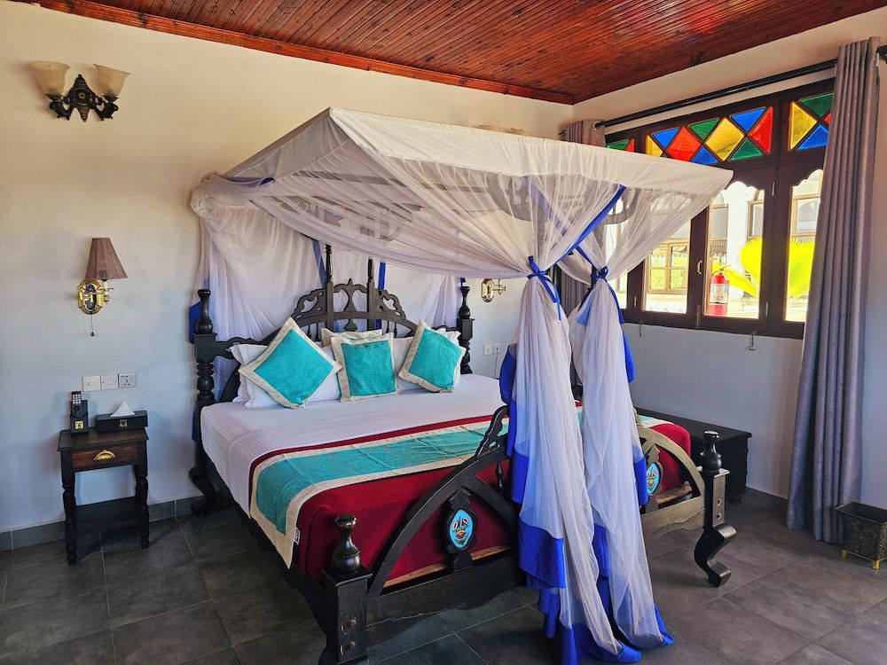 Dhow Palace Hotel Presidential Double Room 2