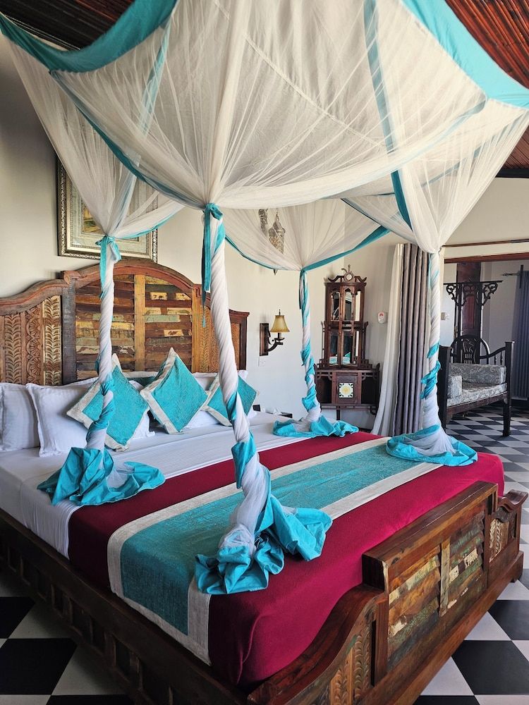 Dhow Palace Hotel Presidential Double Room 3