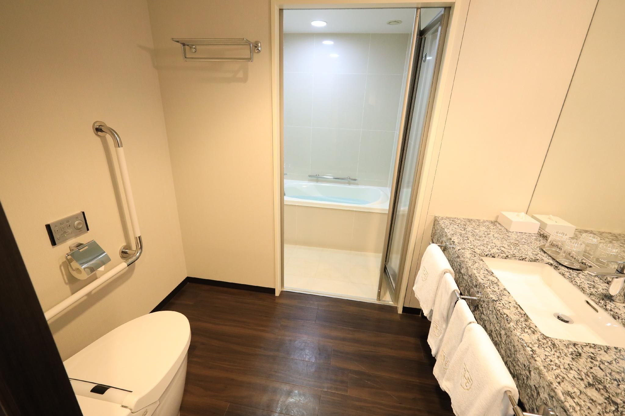 Universal Deluxe Twin Room - Non-Smoking