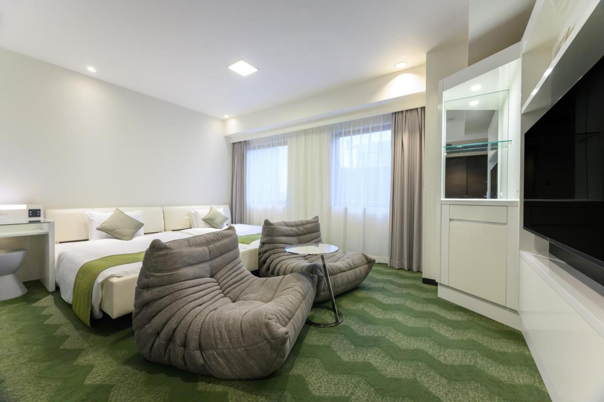 Deluxe Twin Room with Waterbeds - Non-Smoking