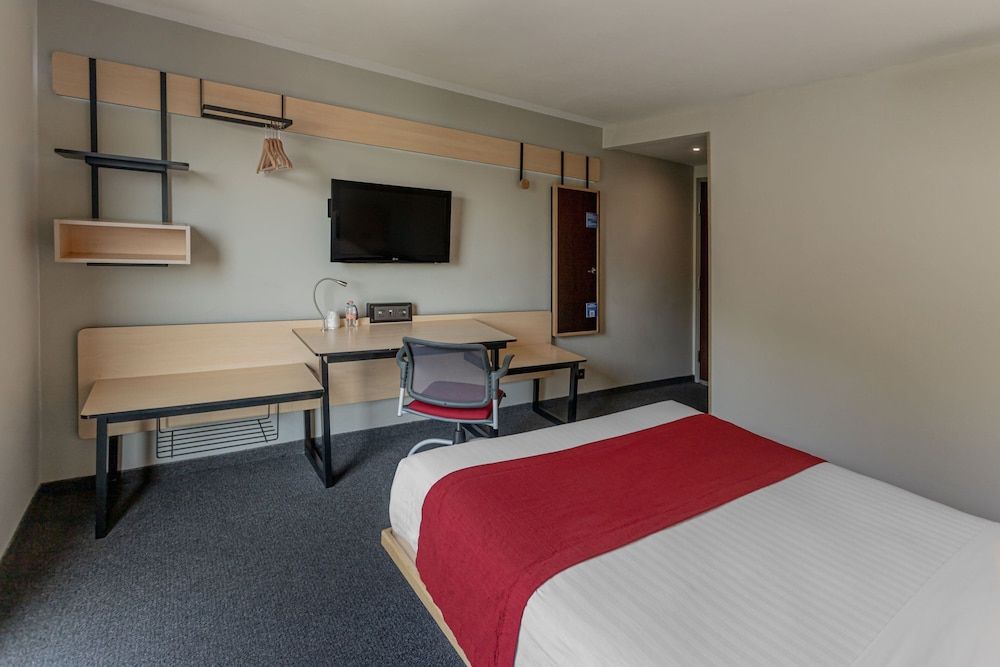 City Express by Marriott Oaxaca Room, 1 Queen Bed, Non Smoking 7