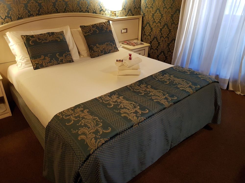 Residenza Canova Tadolini Classic Double Room 7