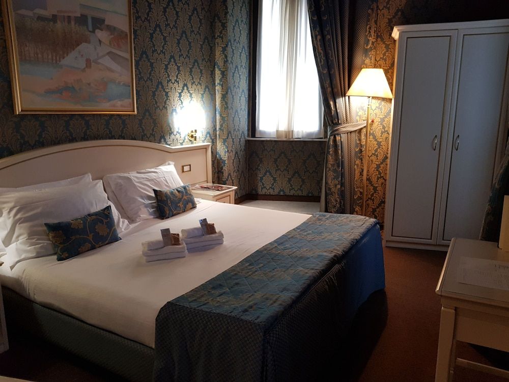 Residenza Canova Tadolini Classic Double Room 6