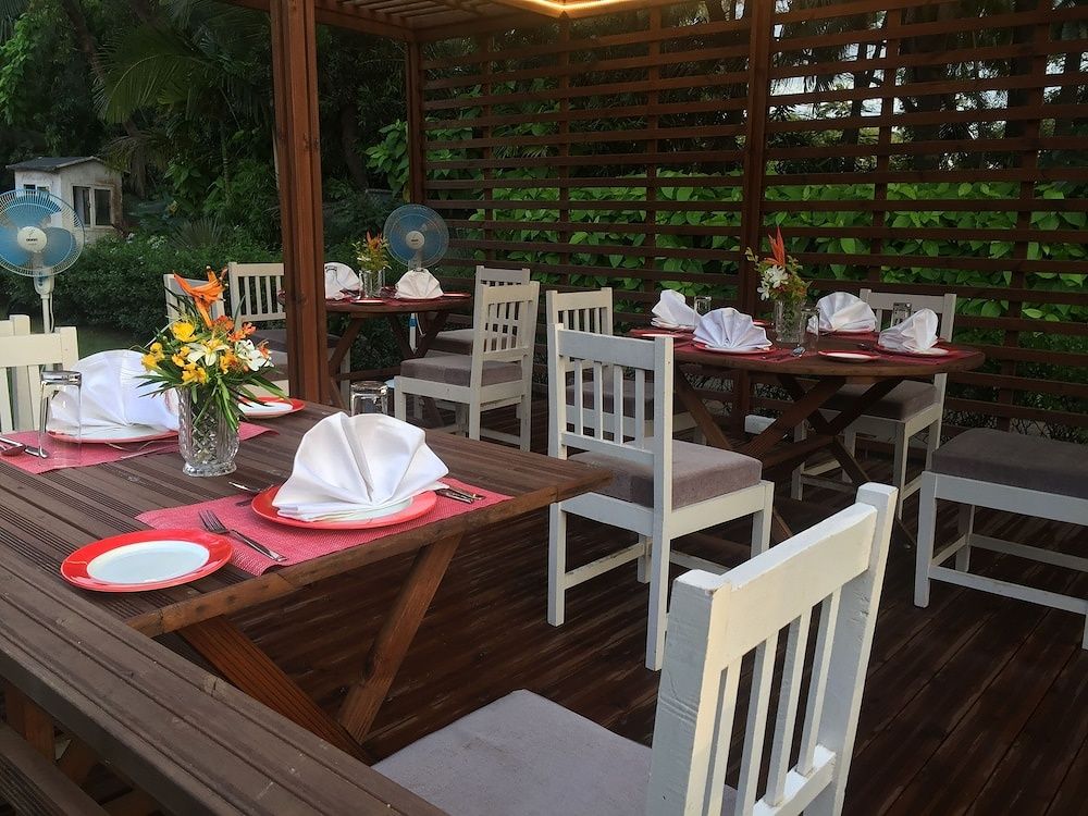 undefined Fahrenheit Hotel 2