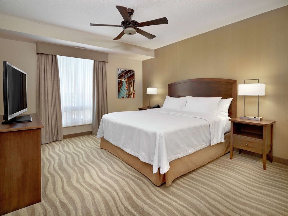 King, Suite, 2 Bedrooms