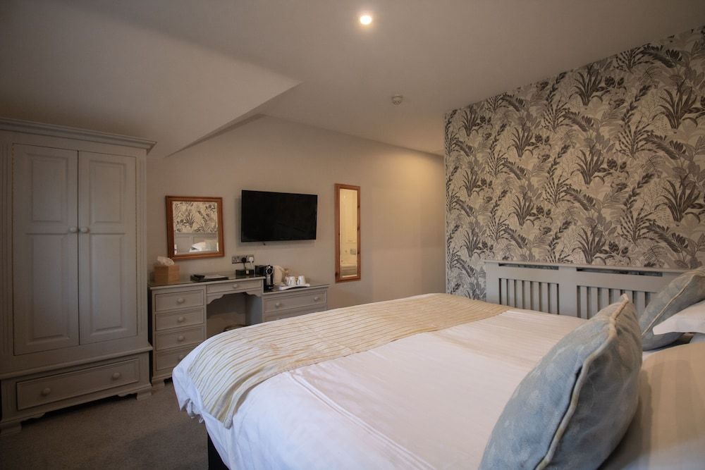 Briery Wood Country House Hotel Standard Double Room 6