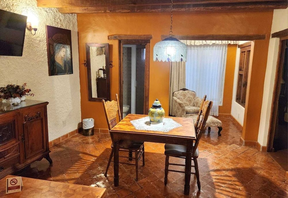 El Mesón de los Poetas Family Suite 6