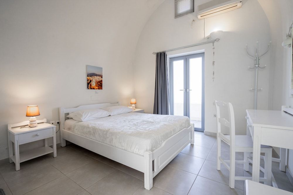 Ersi Villas Standard Double Room, 1 Double Bed, Non Smoking, Balcony 2