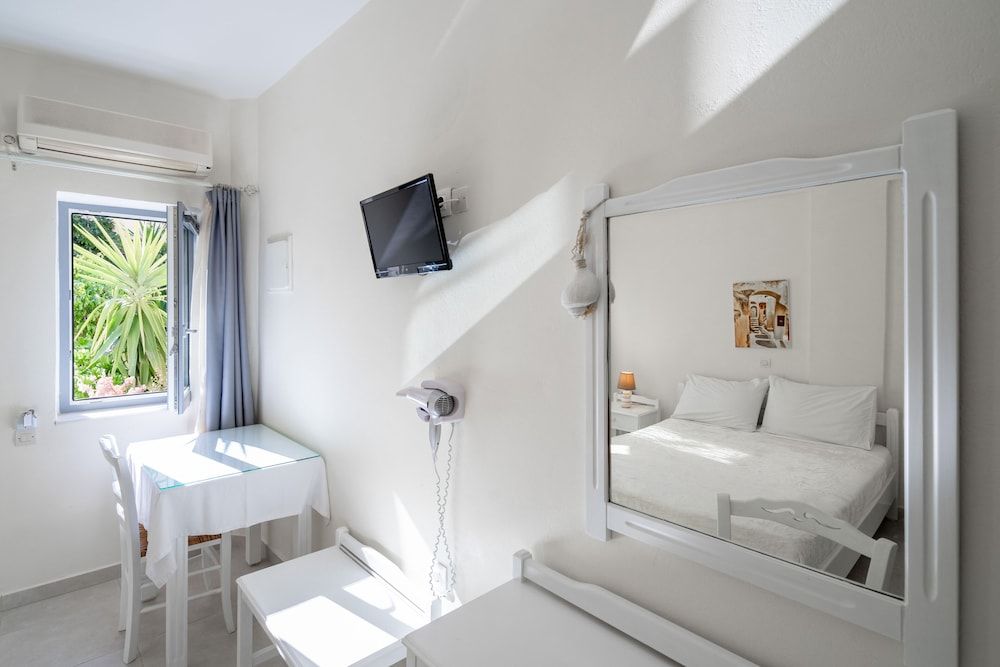 Ersi Villas Standard Double Room, 1 Double Bed, Non Smoking, Balcony 2