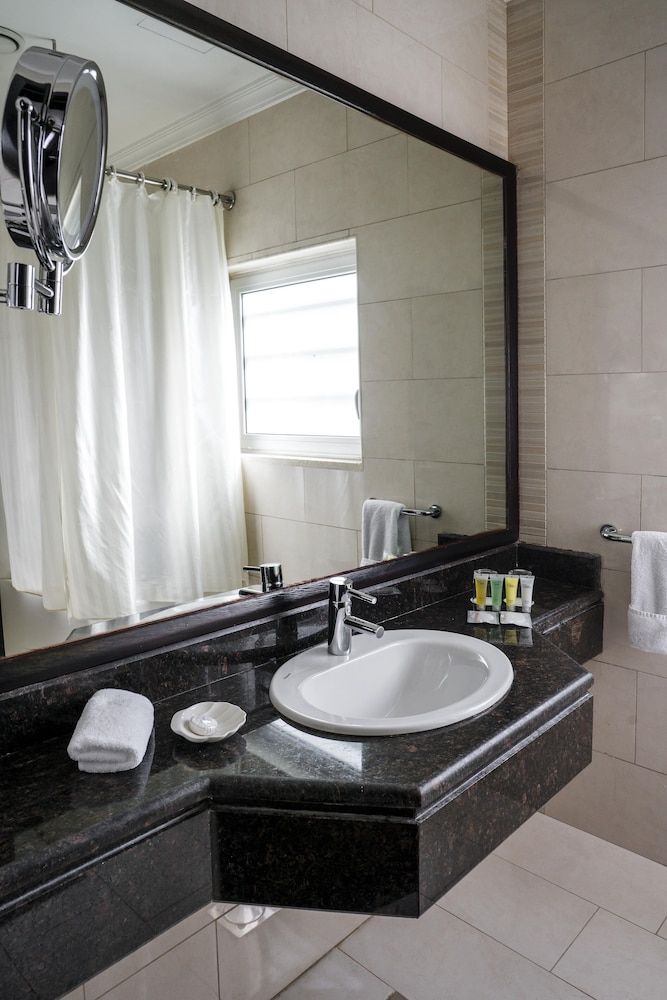 Ayass Hotel Premium Room Twin Bed 3