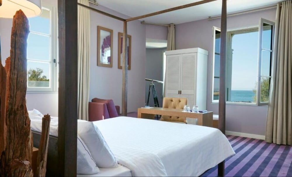 Relais Thalasso Château des Tourelles Deluxe Room