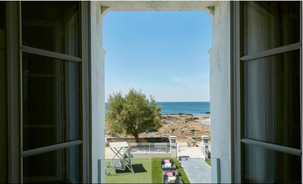 Relais Thalasso Château des Tourelles Deluxe Room 2