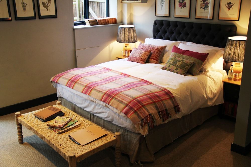 Bel & The Dragon Churt Family Room 2