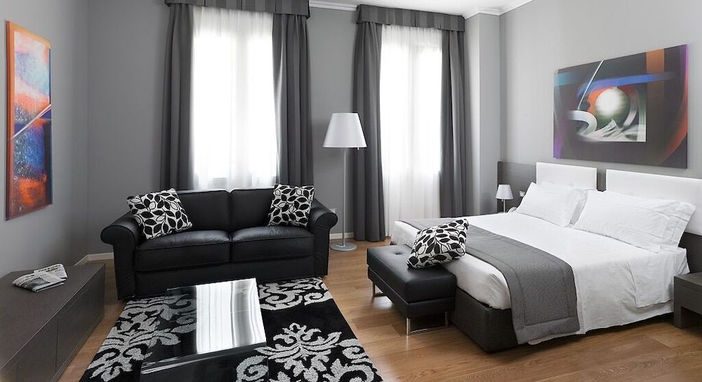 Palace Suite Classic Suite 4