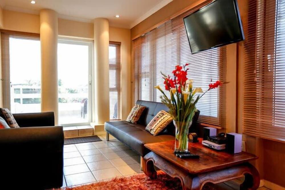 Secret Garden Guesthouse Strelitzia Luxury Suite 3