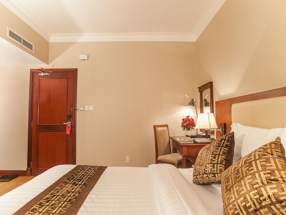 Nhat Ha 1 Hotel Superior Queen No Window 2