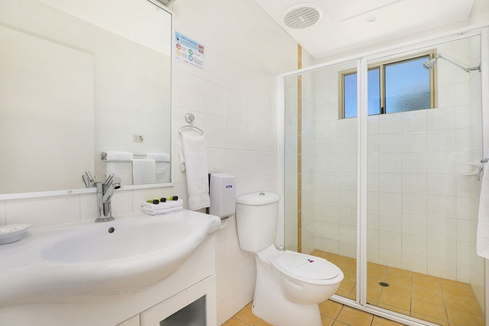 Caboolture Riverlakes Motel Family Room 4