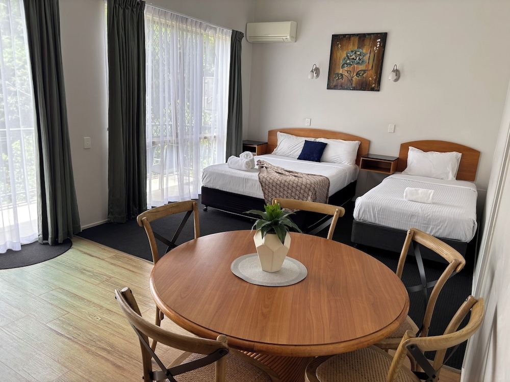 Caboolture Riverlakes Motel Family Room 2