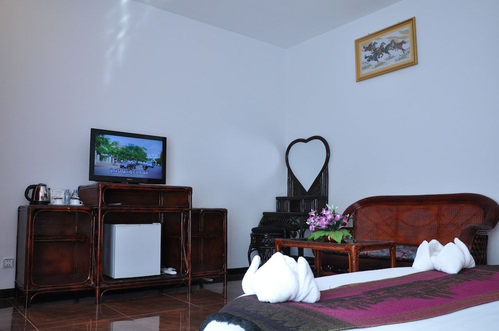 Vimean Sovannaphoum Resort Suite 8