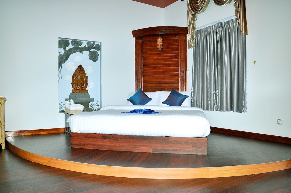Vimean Sovannaphoum Resort Suite 4
