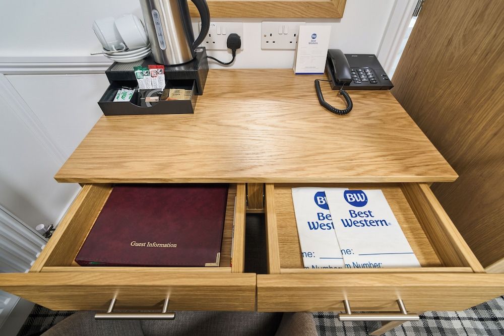 Best Western Greater London Hotel Standard Room, 2 Twin Beds, Non Smoking 17