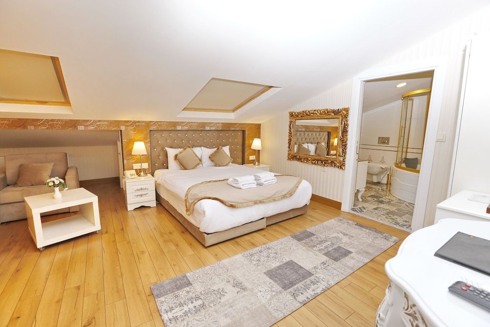 undefined Diamond Royal Hotel