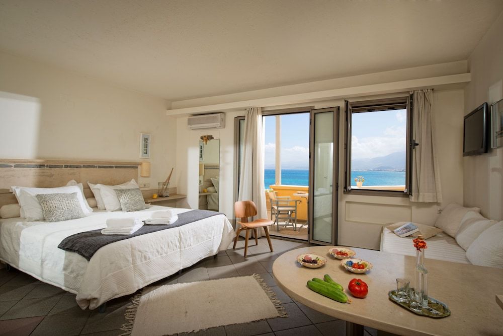 Superior Studio, Sea View