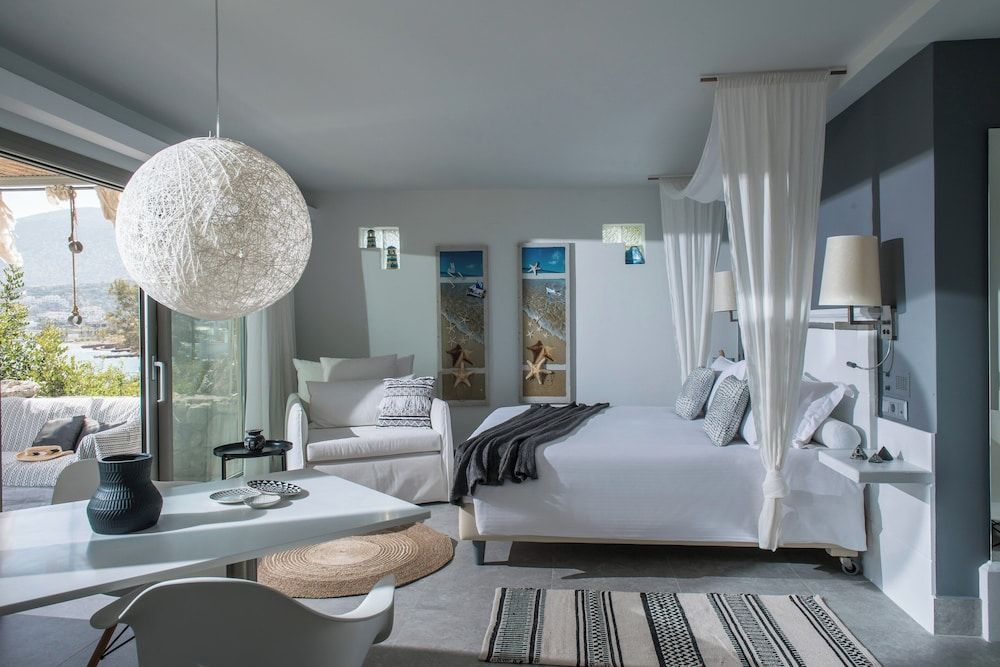 Superior Studio, Sea Facing