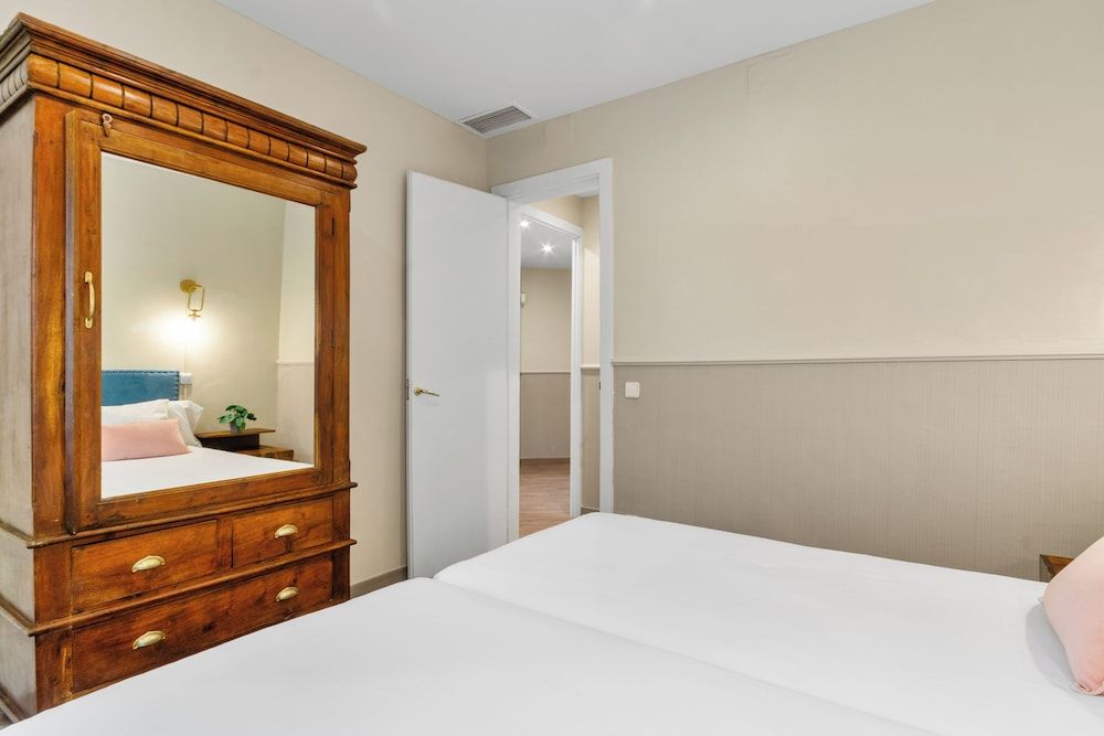 Suite Home Sagrada Familia Classic Apartment, 3 Bedrooms, Non Smoking 11