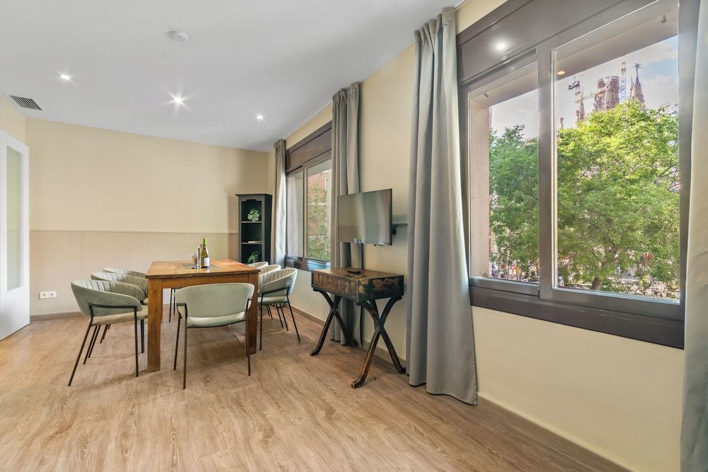 Suite Home Sagrada Familia Classic Apartment, 3 Bedrooms, Non Smoking 16
